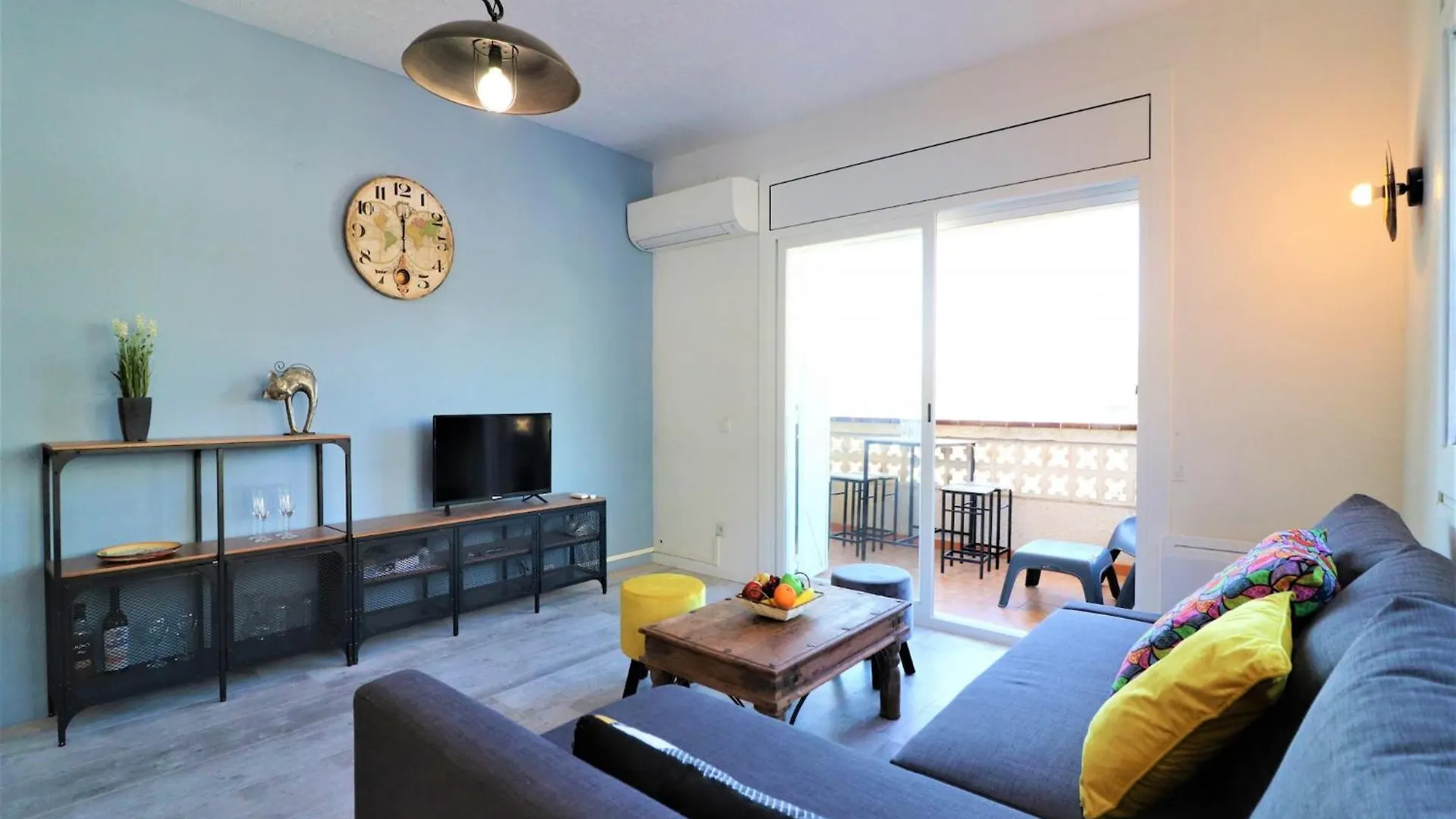 Apartment With Scenic View روساس