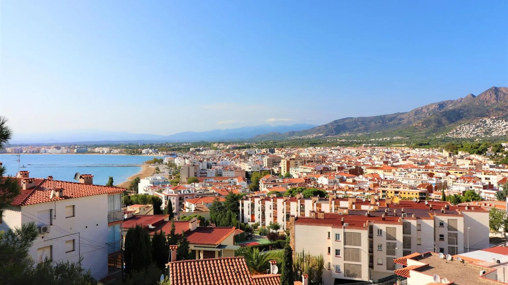 Apartment With Scenic View Ρόζες Ισπανία