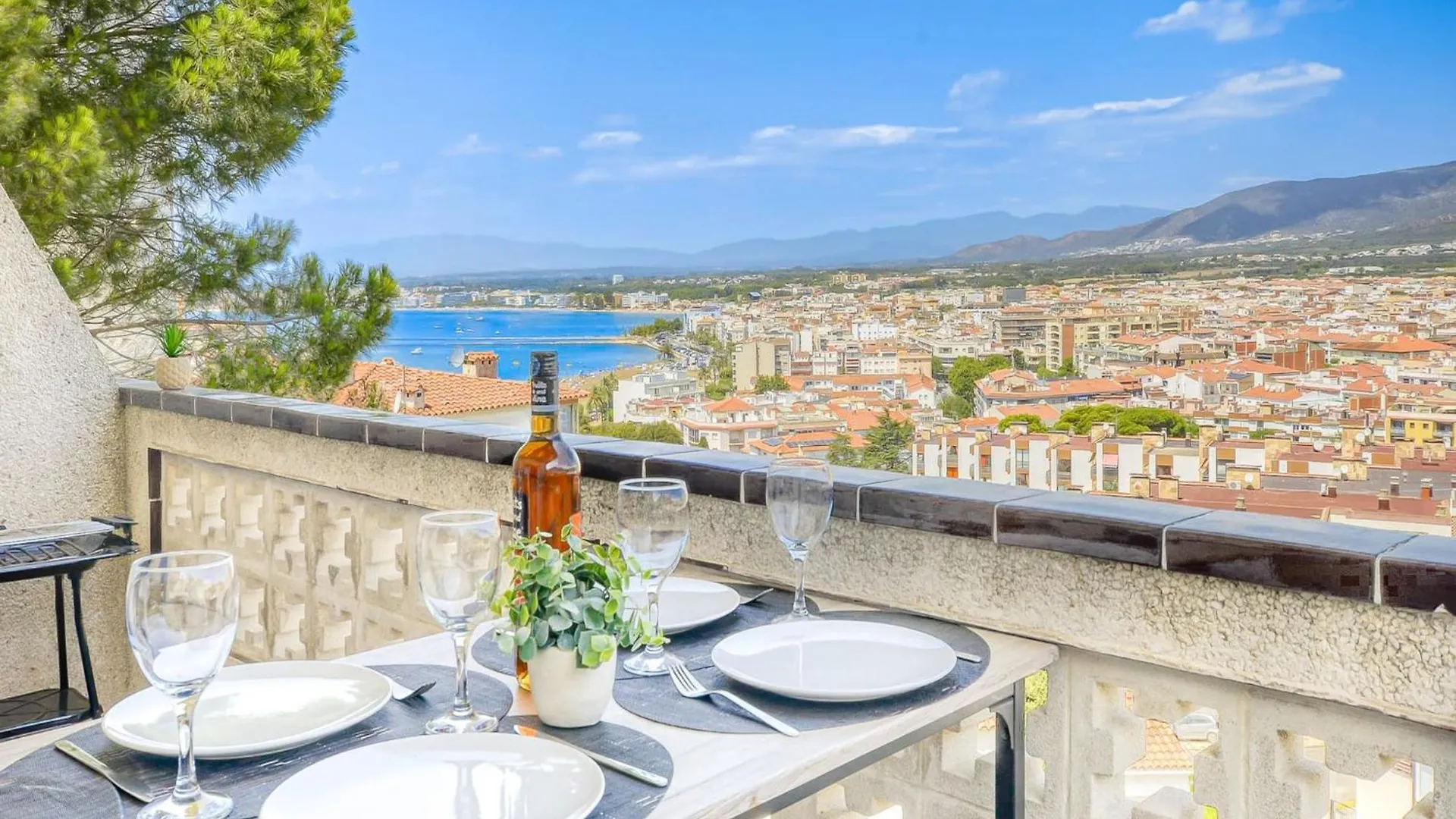 Apartment With Scenic View روساس