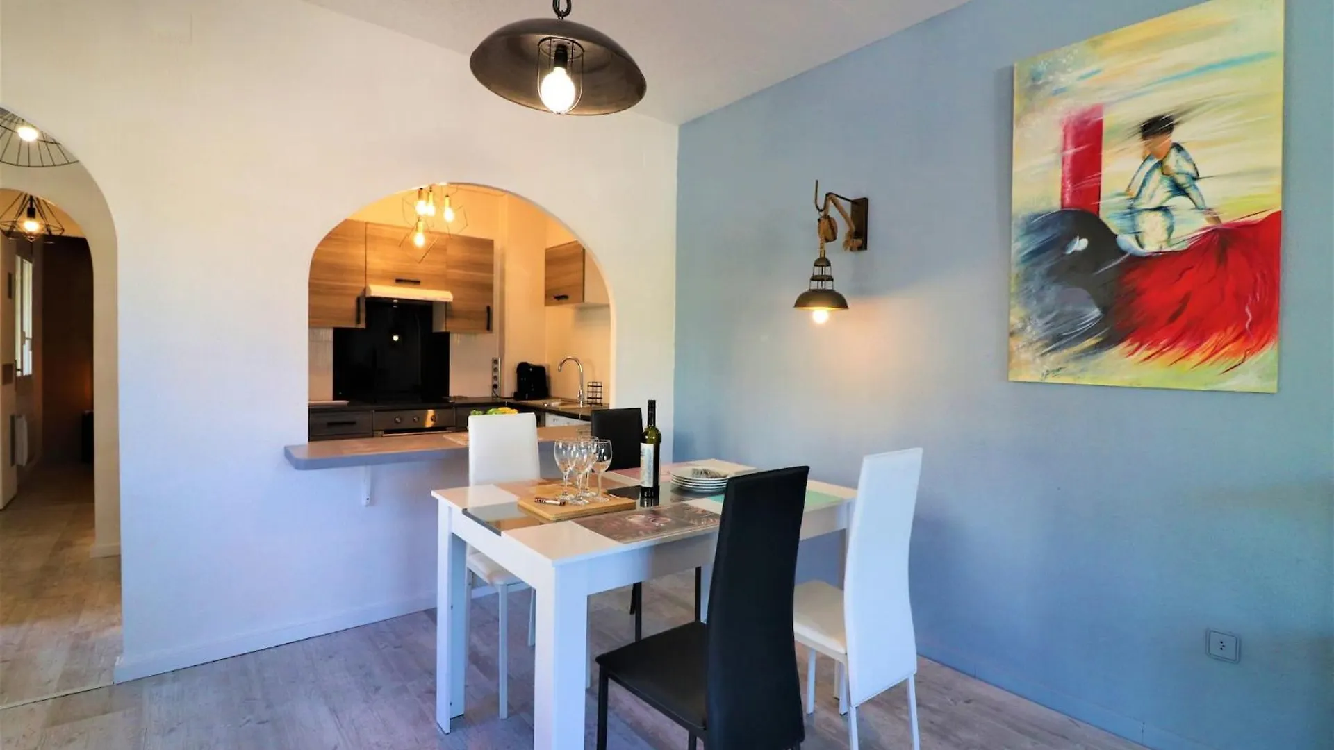 Apartment With Scenic View Ρόζες