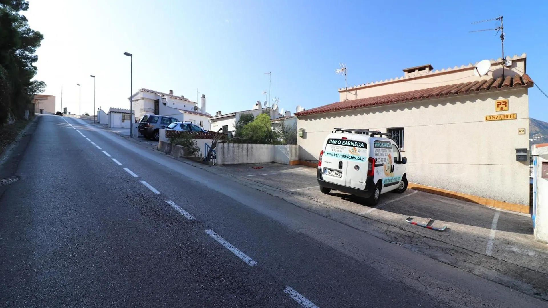 Apartment With Scenic View Ρόζες