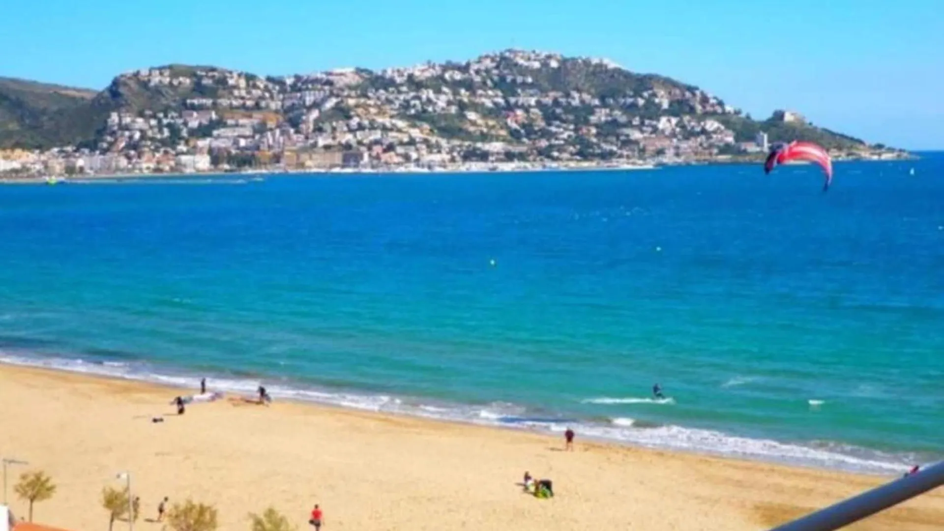 Apartment With Scenic View روساس
